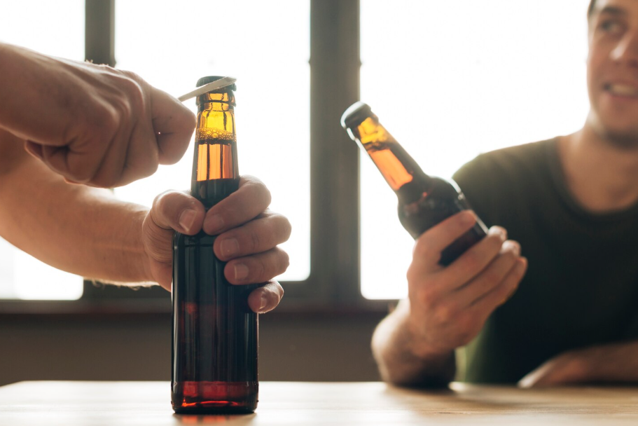 ¿Qué tan útil es pretender enseñar a beber alcohol en sus hijos?  