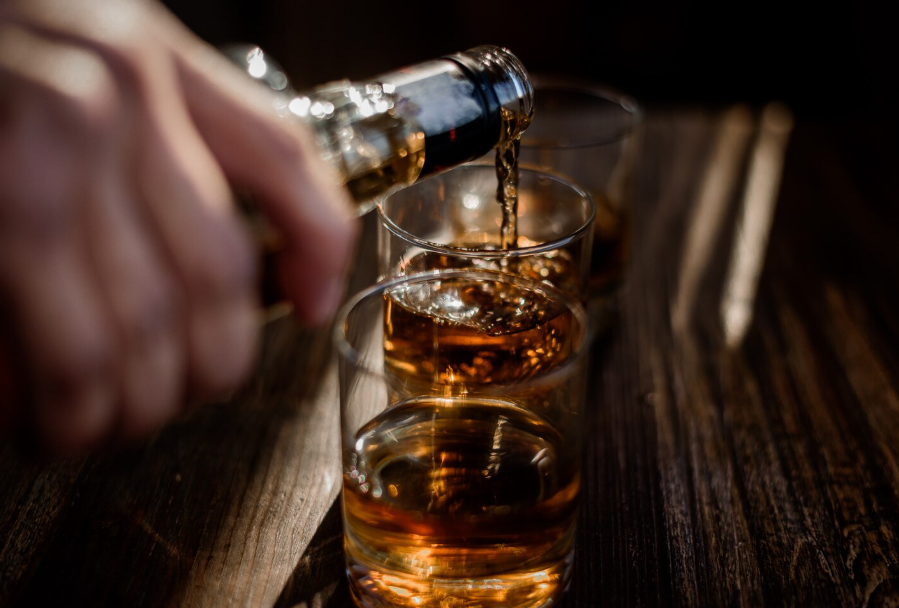 ¿Qué pasa si tomo un trago de whisky todos los días?