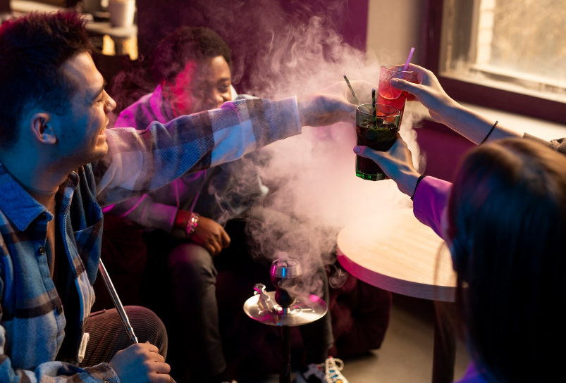 Una noche de fiesta: Una bomba de relojería