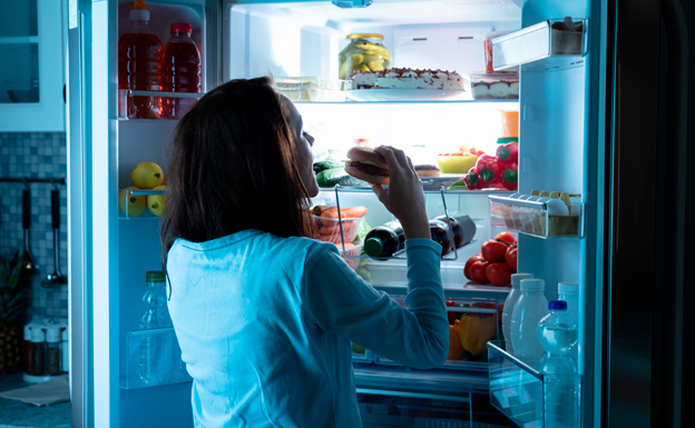 Comer por la noche: ¿un trastorno alimentario?