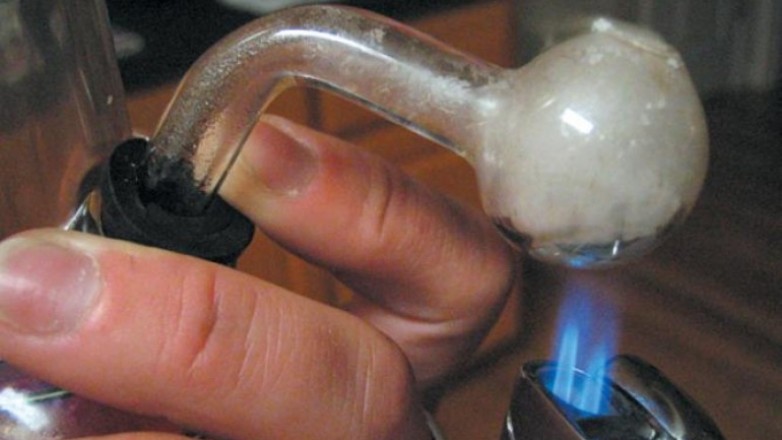 "Nomás no le vendí el alma al diablo porque no lo encontré": Testimonios de adictos a drogas, porno y alcohol