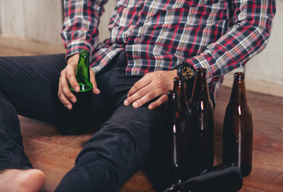 El alcoholismo en menores de edad: cómo hablar con tu hijo adolescente sobre el consumo de alcohol