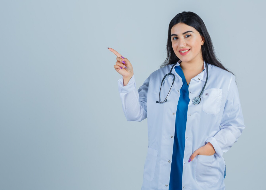 Médica que se recuperó de covid-19 y siguió atendiendo a contagiados se suicidó