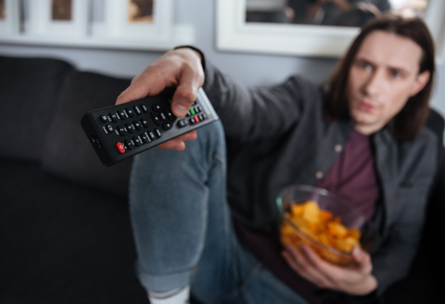 LA ADICCIÓN A LA TELEVISIÓN, SÍNTOMAS Y RIESGOS