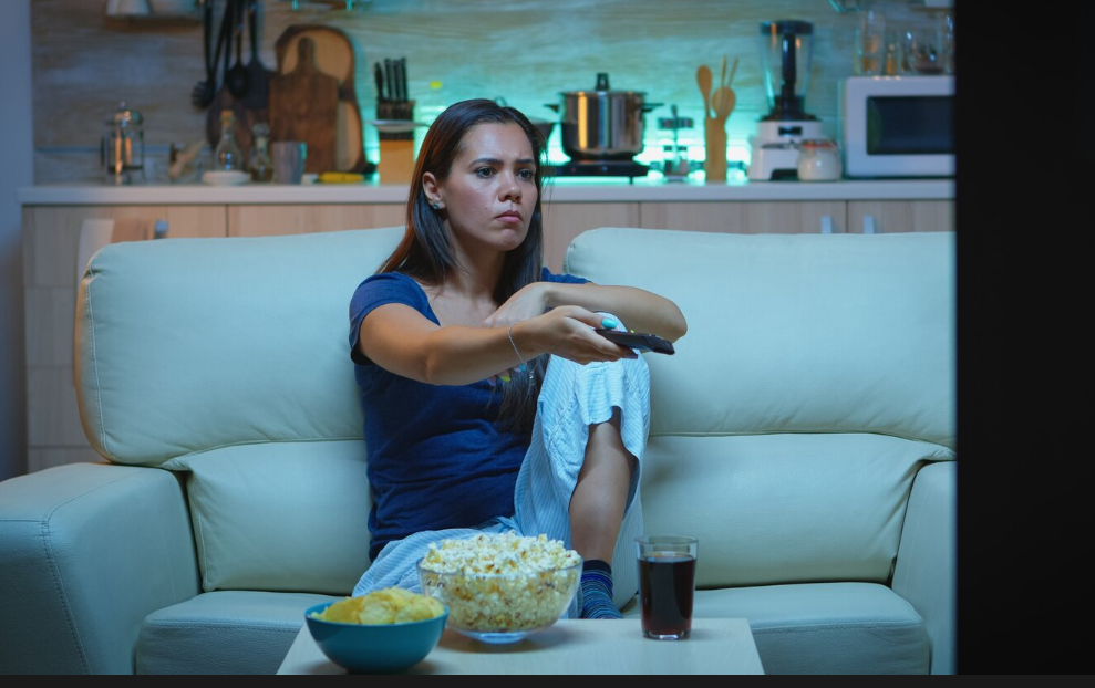 LA ADICCIÓN A LA TELEVISIÓN, SÍNTOMAS Y RIESGOS