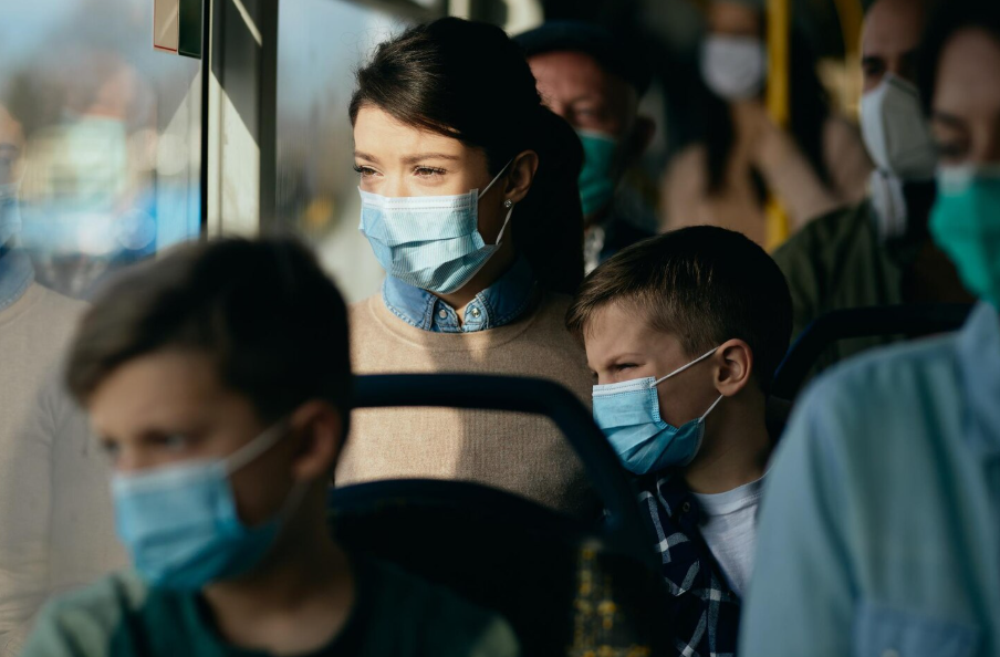 Ómicron sume a México en la peor escalada de contagios de covid de toda la pandemia