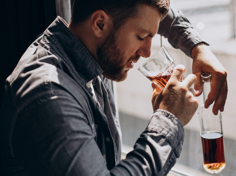 Casi 80 jóvenes son atendidos por intoxicaciones con alcohol cada fin de semana en Cataluña