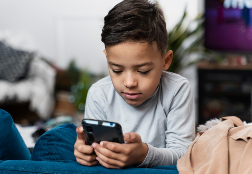 ¿Cómo detectar si su hijo es adicto al internet? 