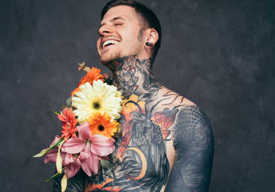 Razones científicas por las que te vuelves adicto a los tatuajes según la psicología